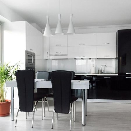 Airport Residence - Apartment Across From Otopeni Airport Exterior photo